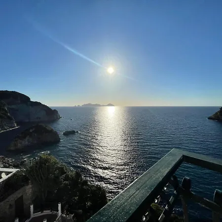 Magi - Il Tramonto Su Palmarola *